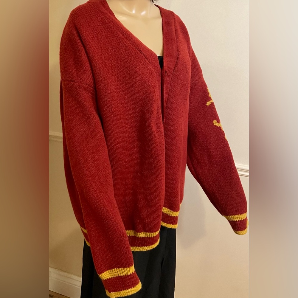 NEW Cardigan - Harry Potter Gryffindor - Picture 6 of 8